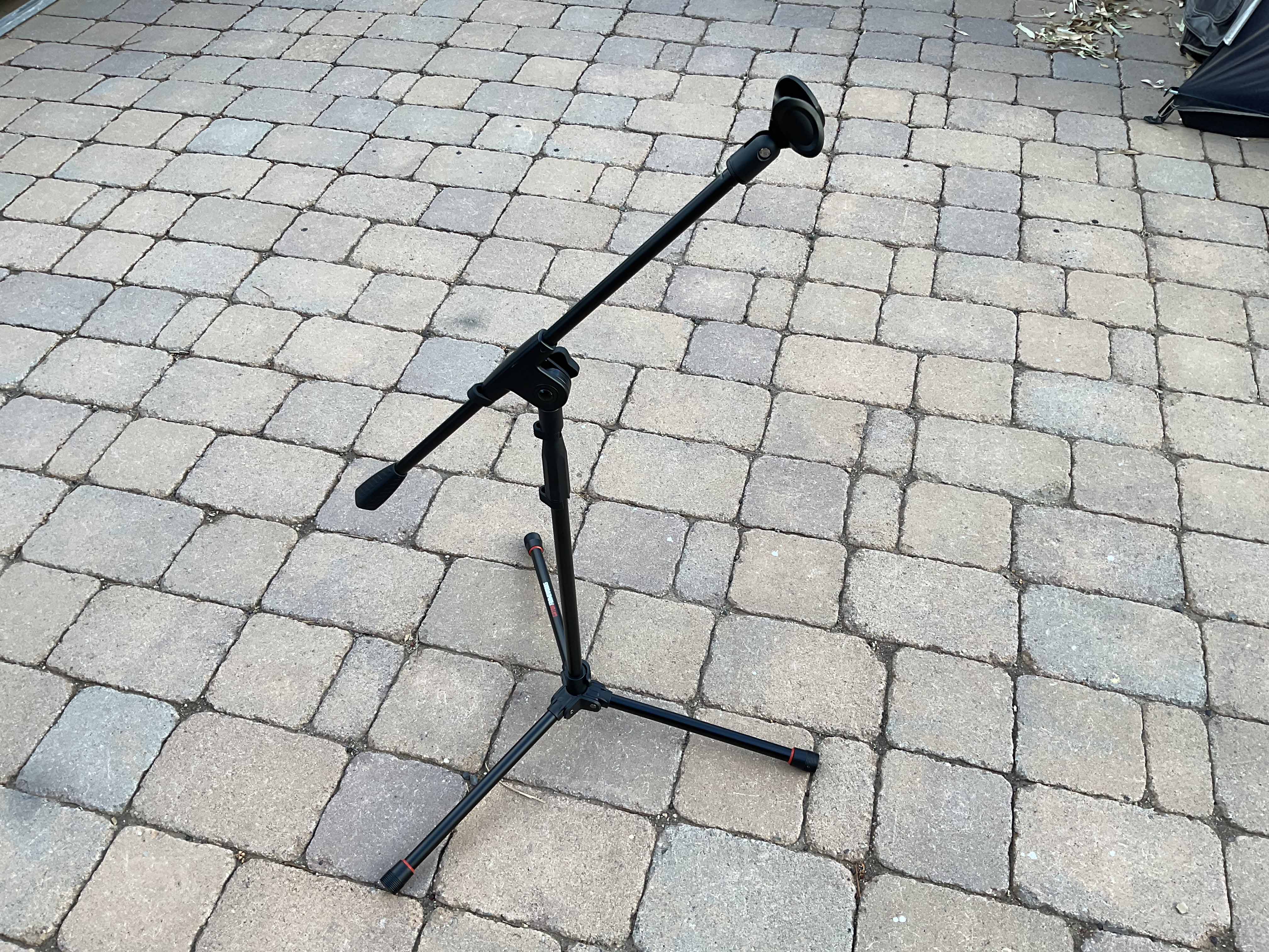 tripod microphone stand