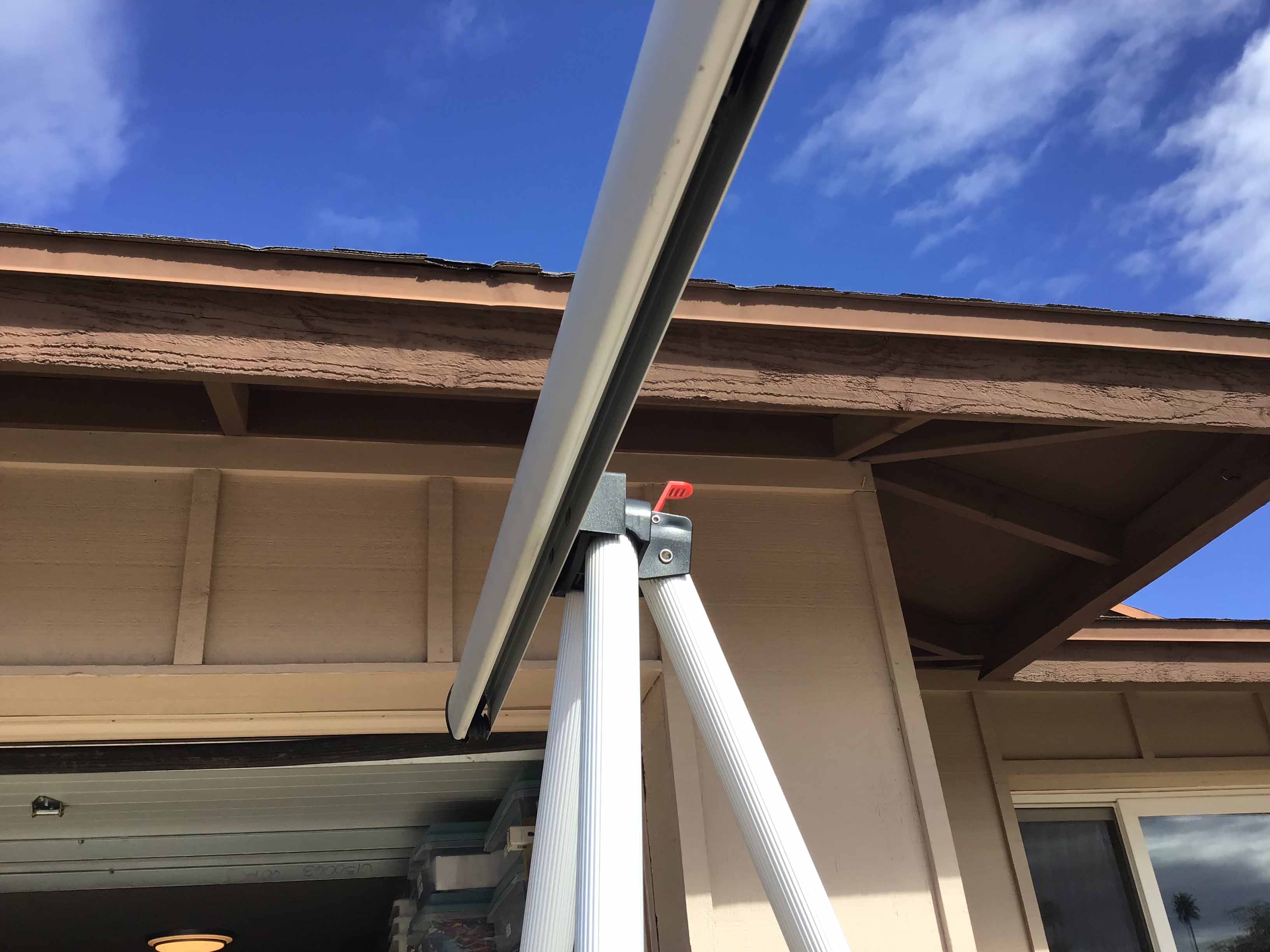 easel with pad retainer (aluminum, heavy-duty) - 37 to 69