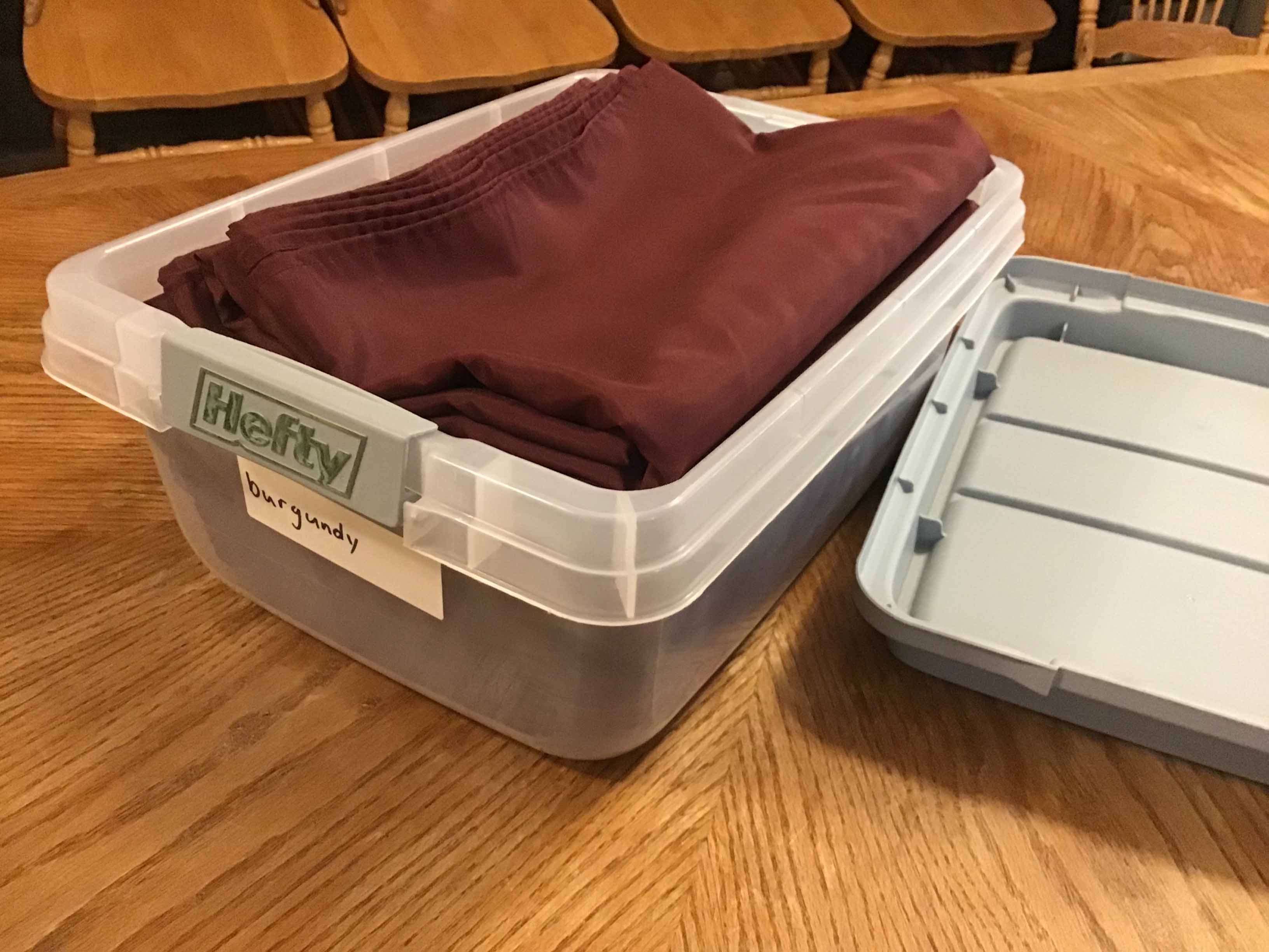 rectangle tablecloths (burgundy) - 60 x 102