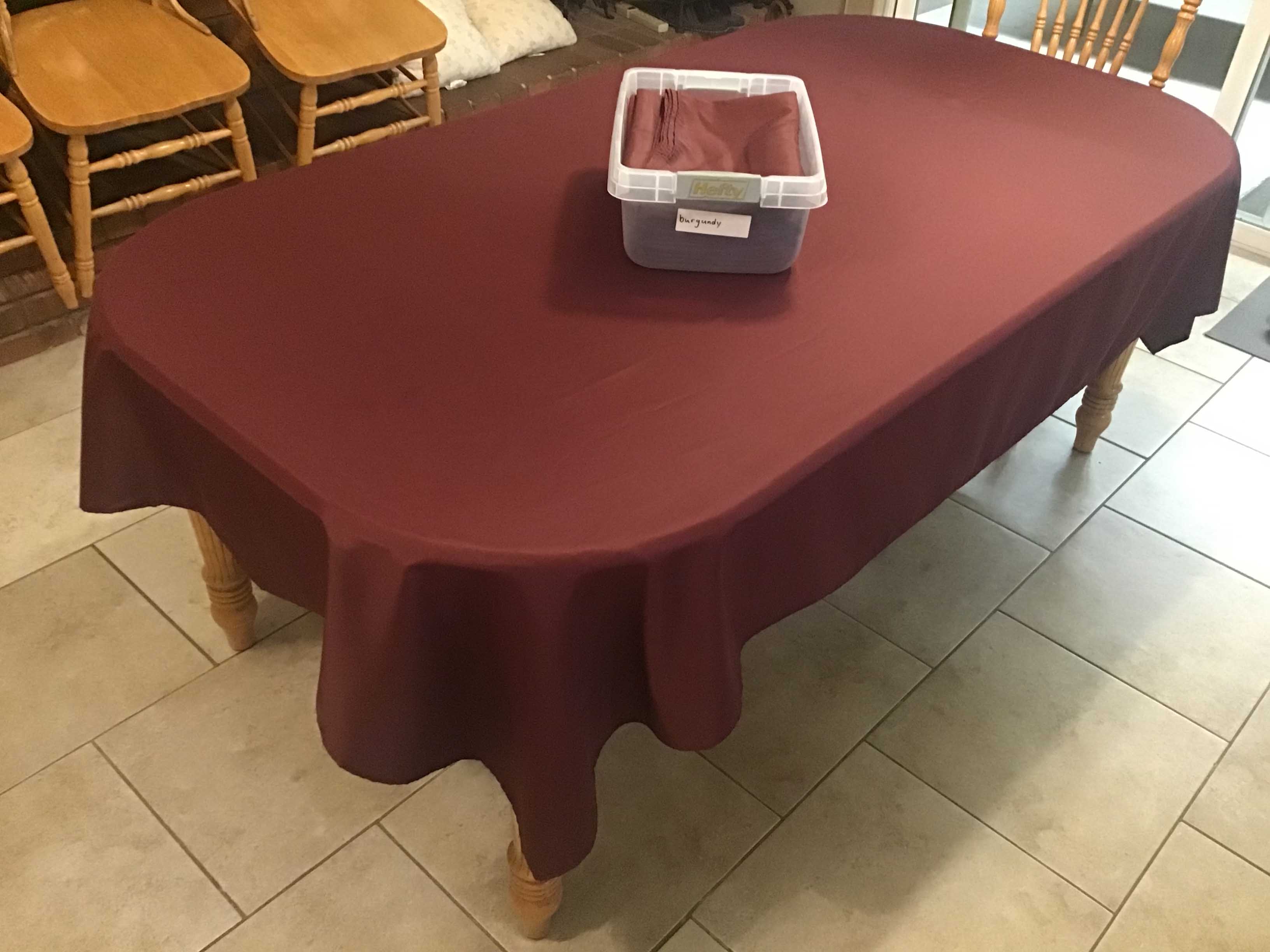 rectangle tablecloths (burgundy) - 60 x 102
