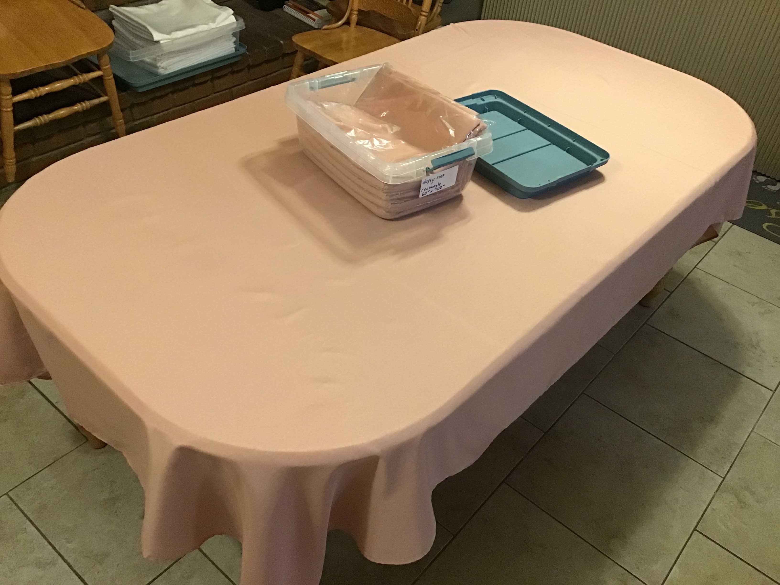 rectangle tablecloths (dusty rose) - 60 x 102