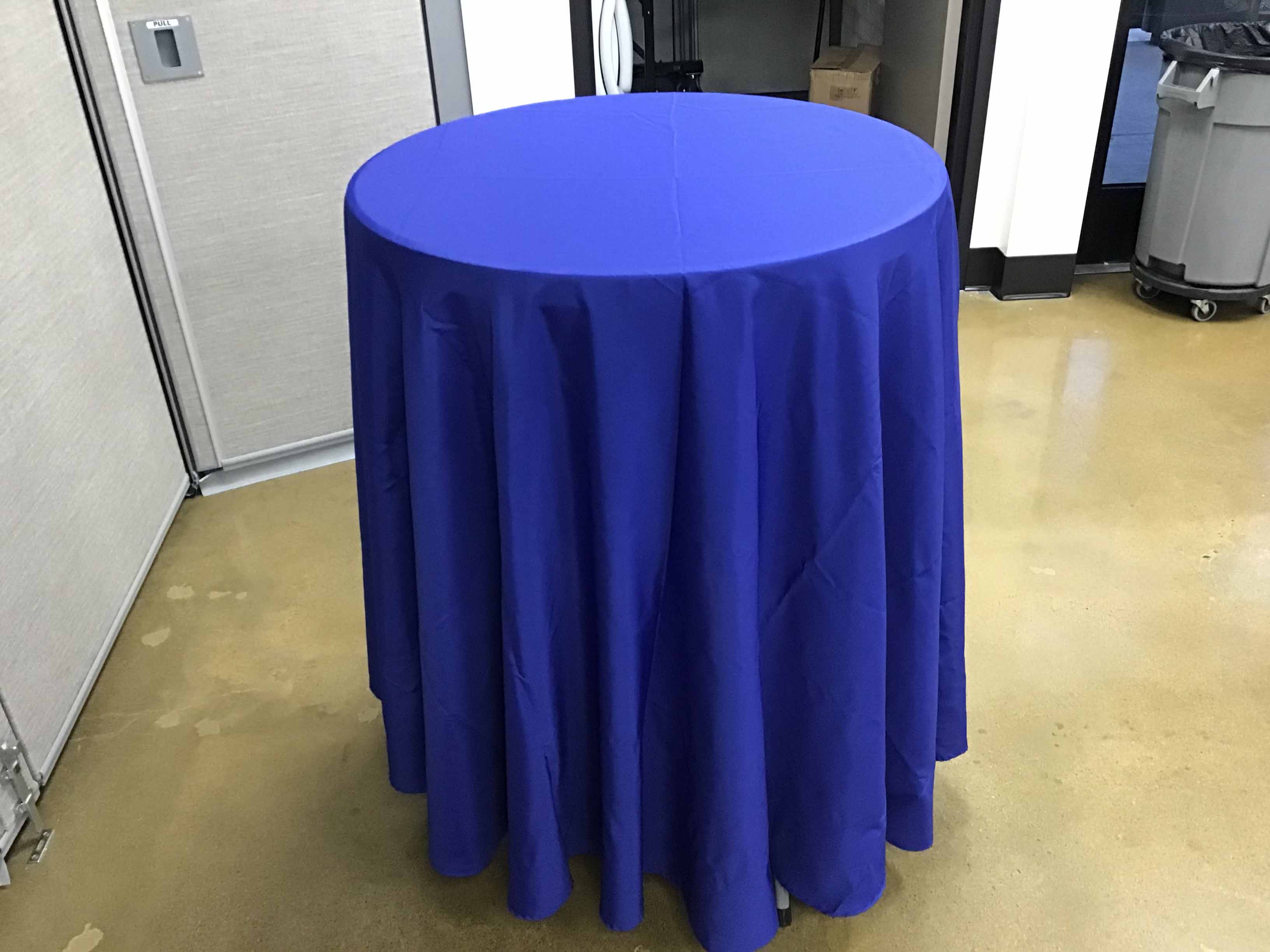 round tablecloths (royal blue) - 108