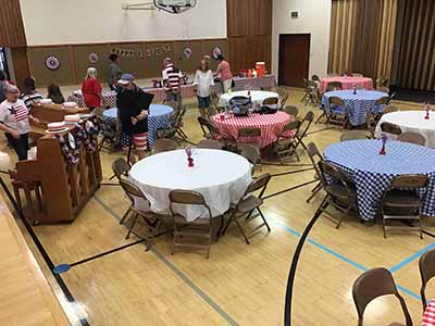 round tablecloths (white/blue buffalo plaid checkered gingham) - 108