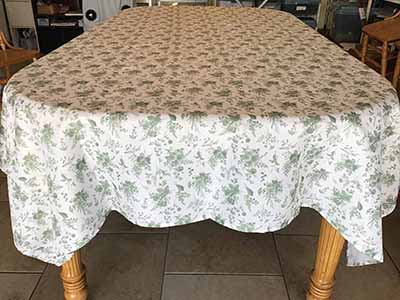 rectangle tablecloths (dusty sage green floral print) - 60 x 102