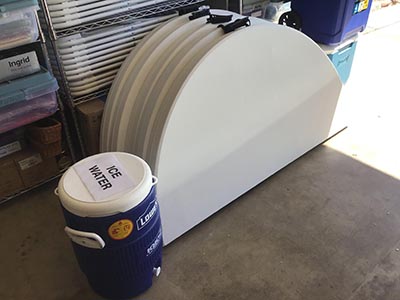 5 foot round tables (bifold)