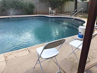 folding chairs (resin w/steel frame, white)