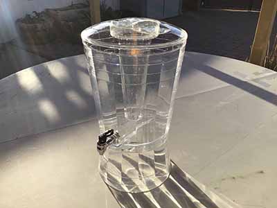 3 gallon beverage dispenser with ice core (acrylic)