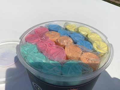 chalk bucket (20 pieces assorted colors)