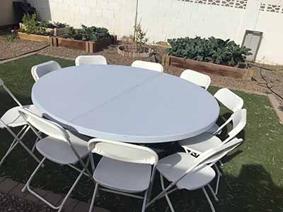 6 foot round tables (bifold)