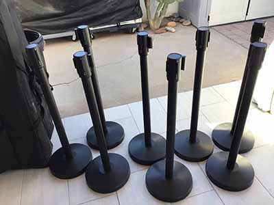 stanchion with 6.5 foot retractable belt