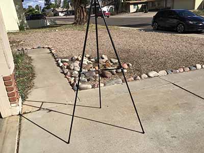 easel (black aluminum) - 36 to 66