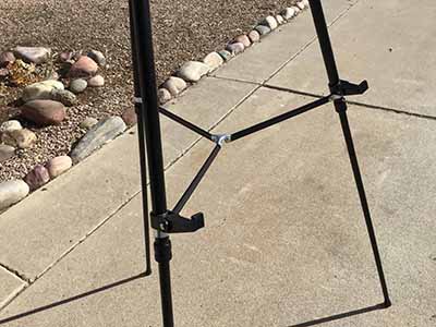 easel (black aluminum) - 36 to 66