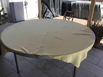 square tablecloths (butter) - 72