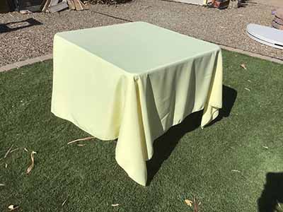 square tablecloths (butter) - 72