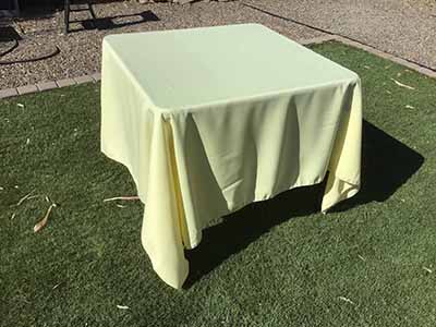 square tablecloths (butter) - 72