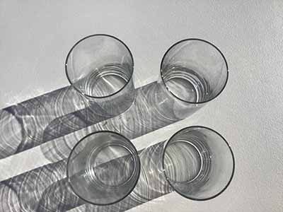 cylindical glass vase - 6 x 3.25