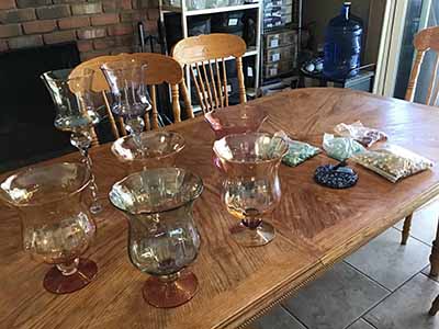 twisted stem glass vase / candle holder (16 x 5)