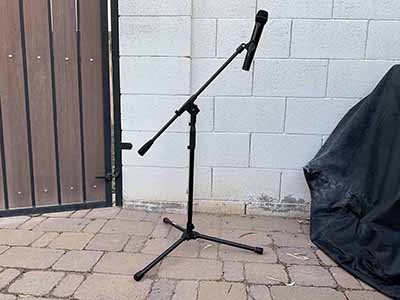 tripod microphone stand