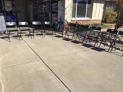 folding chairs (plastic, black)