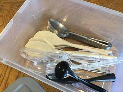 serving utensils tote